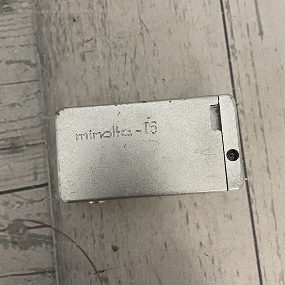 Vintage MINOLTA -16 Tiny 1960s Spy Film Camera - Picture 1 of 7